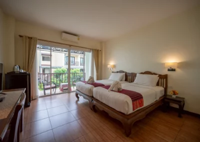 Deluxe Plus room with private balcony (3)