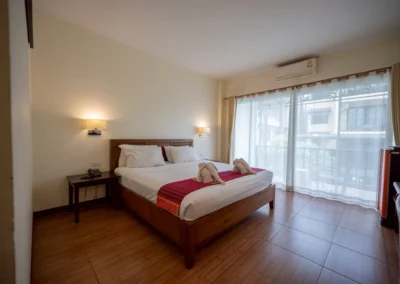 Deluxe Plus room with private balcony (5)