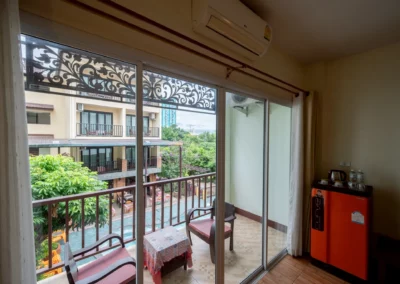 Deluxe Plus room with private balcony (6)