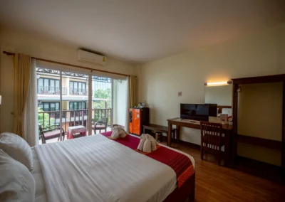Deluxe Plus room with private balcony (7)
