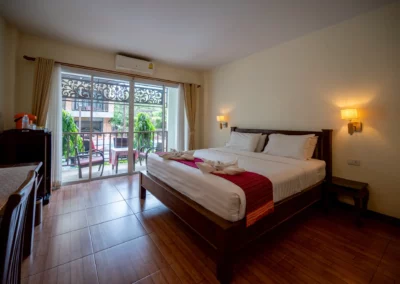 Deluxe Plus room with private balcony (9)